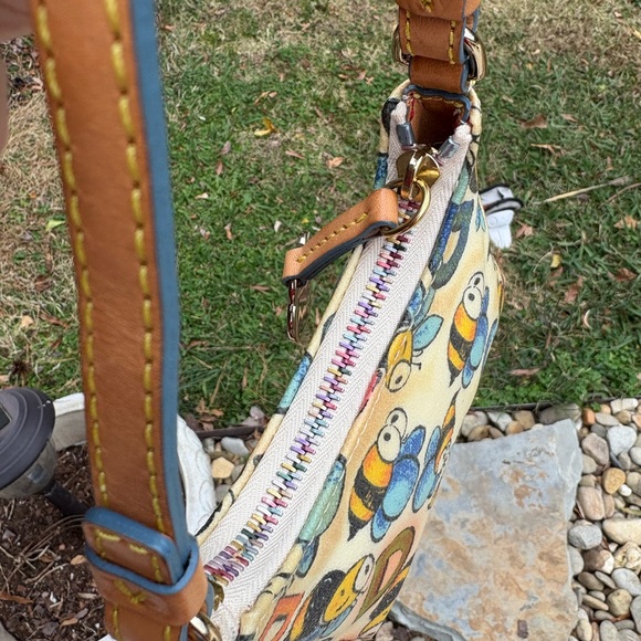 Dooney & Bourke Mini Bee Print Bag EUC - Picture 7 of 9
